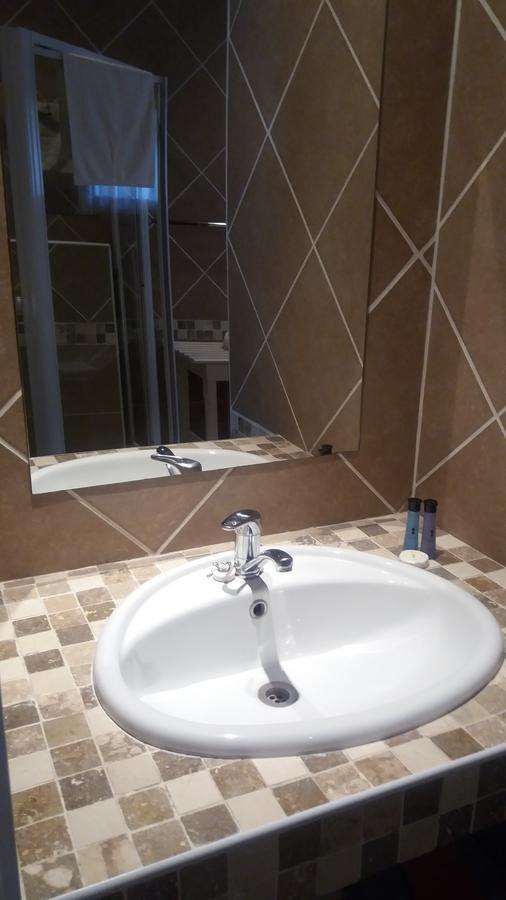 Lavender Lodge Vryburg Buitenkant foto