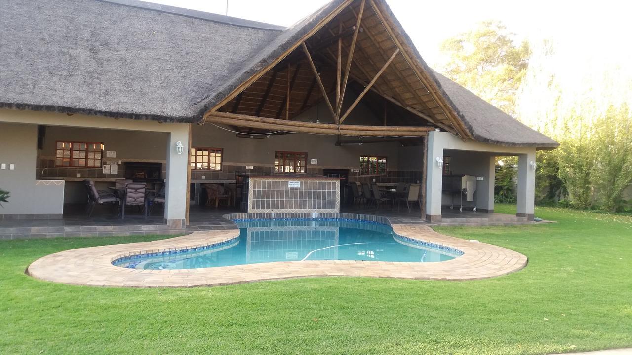 Lavender Lodge Vryburg Buitenkant foto